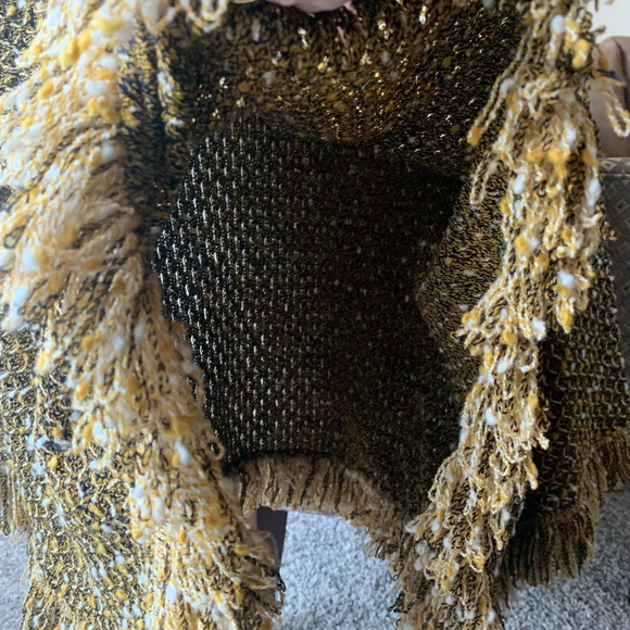 ST.JOHN Turtleneck Sweeter Shawl Cape Fringed Sleeves and Hem Wool Blend Mustard - Picture 9 of 14